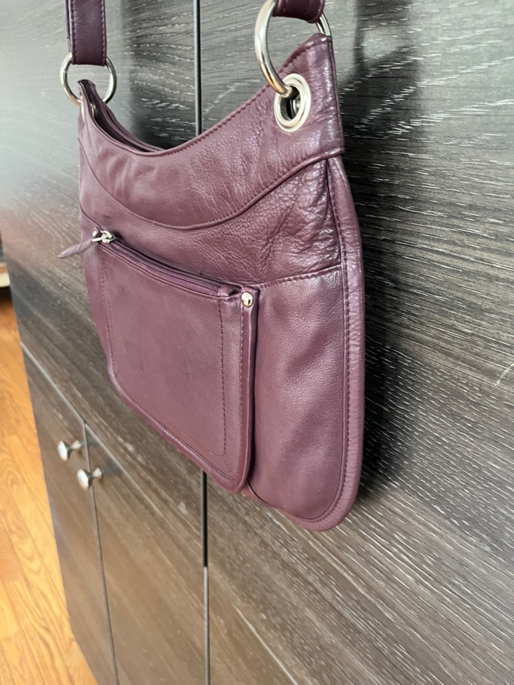 JBG International Burnished Plum Leather Bag - Picture 5 of 15